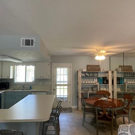 Sunny Daze, Desirable Kid Friendly Resort, 3 Minute Walk To The Beach, Resort Beachside Pool & Restaurant Panama City Beach Exterior foto